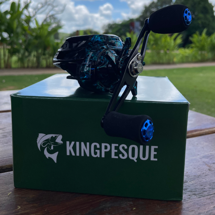 Carretilha Kingpesque Azure Anti-Cabeleira - Drag 8kg 7.2:1 + Óculos Polarizado Kingpesque Grátis