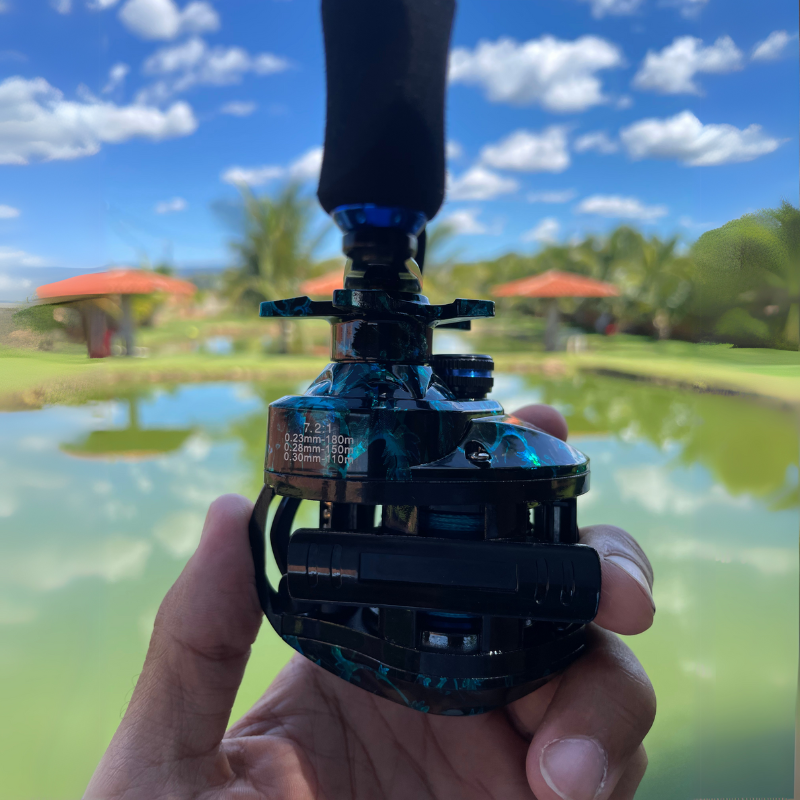 Carretilha Kingpesque Azure Anti-Cabeleira - Drag 8kg 7.2:1 + Óculos Polarizado Kingpesque Grátis