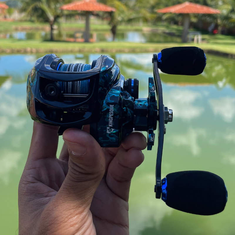 Carretilha Kingpesque Azure Anti-Cabeleira - Drag 8kg 7.2:1 + Óculos Polarizado Kingpesque Grátis